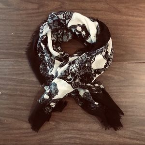 Black & White Skull Themed Scarf